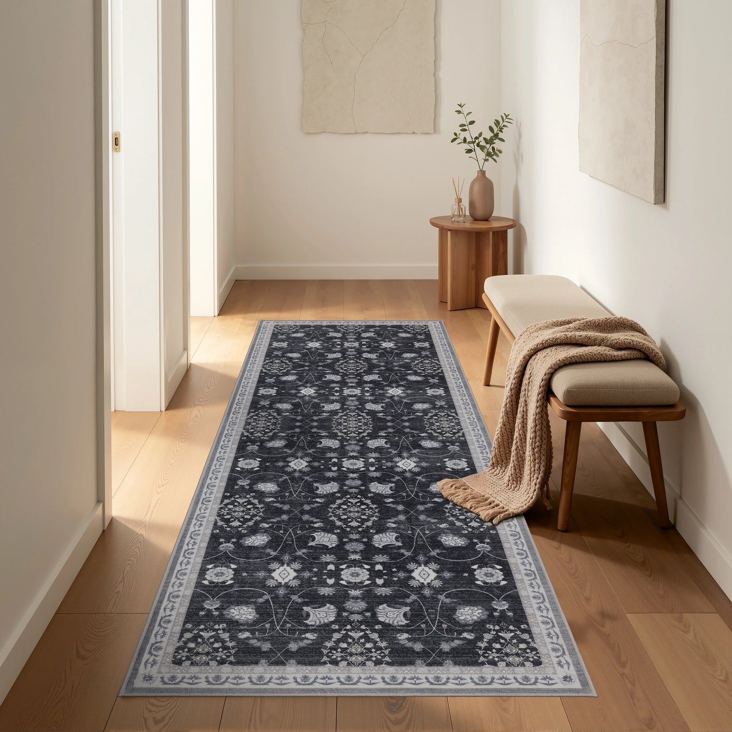 INKA1146BLACK 03 Main-G.Läufer — Wasbaar Vloerkleed - Inka Bloemen Zwart