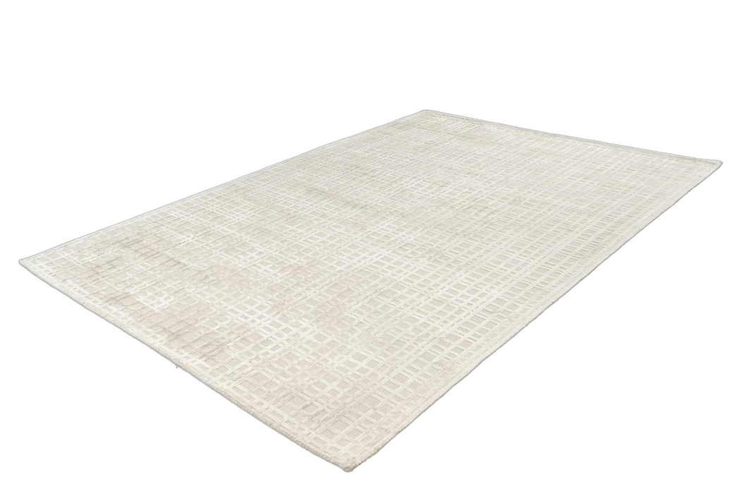 {{ product.title }}