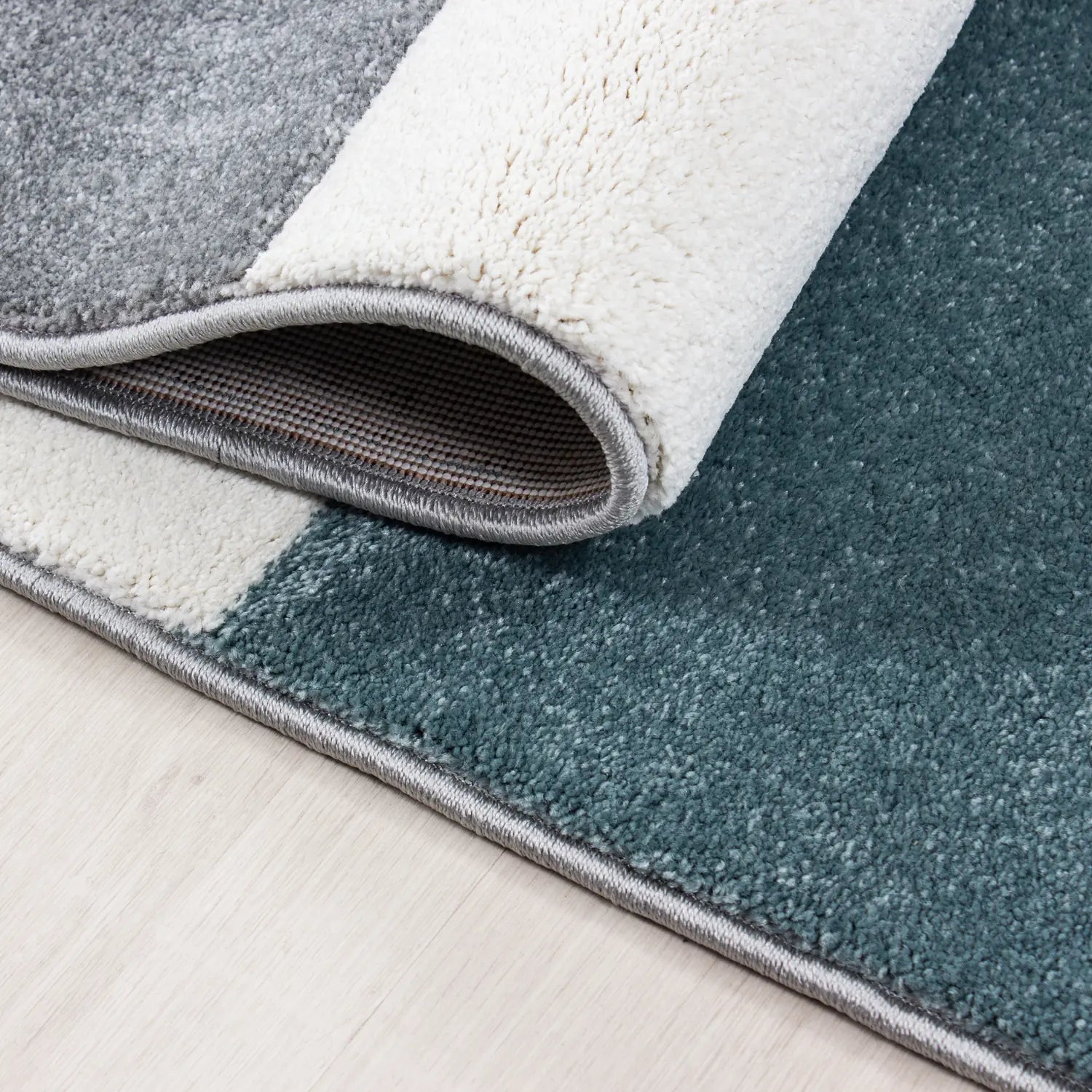 Product fold detail