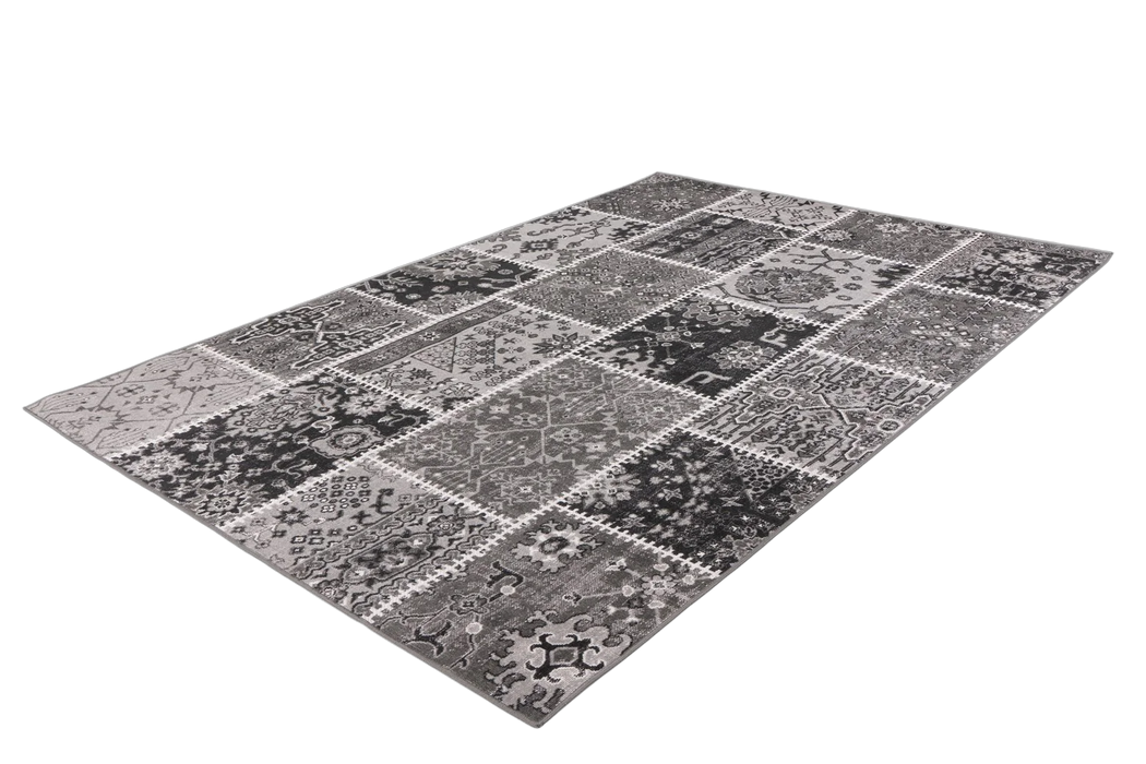 {{ product.title }}