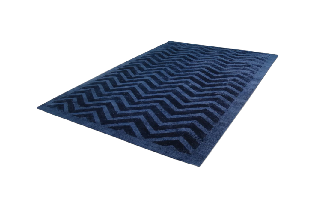 {{ product.title }}
