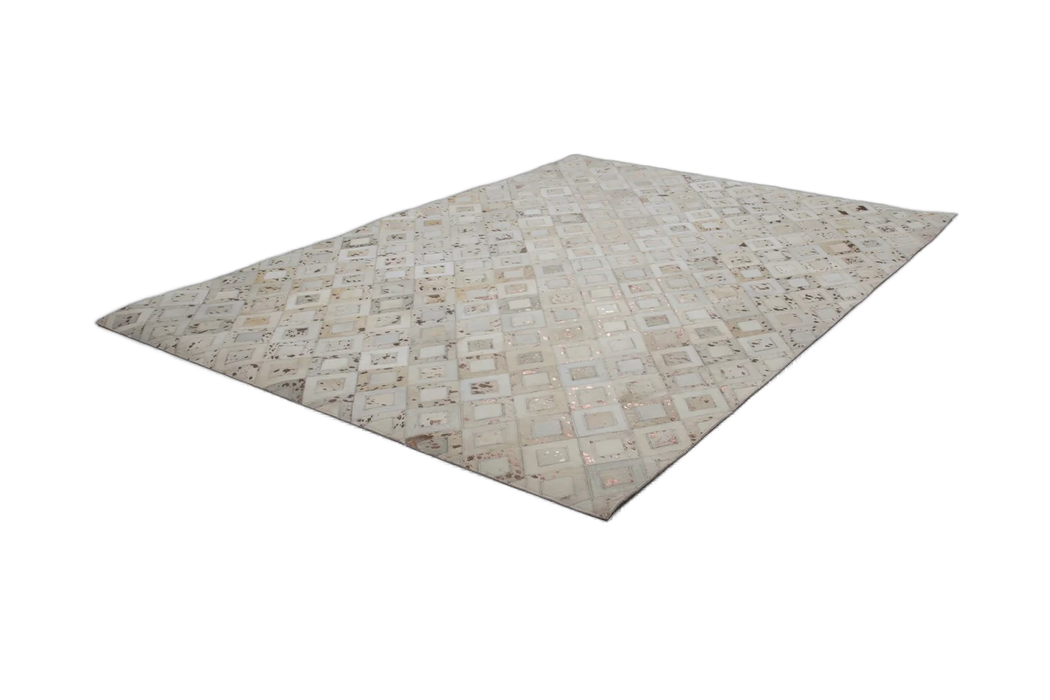 {{ product.title }}