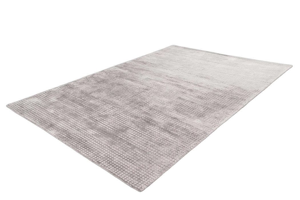 {{ product.title }}