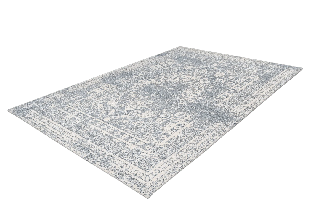 {{ product.title }}