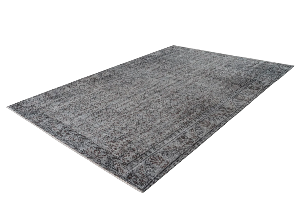 {{ product.title }}
