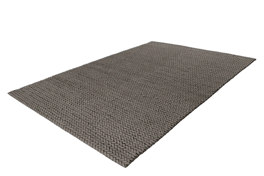 {{ product.title }}