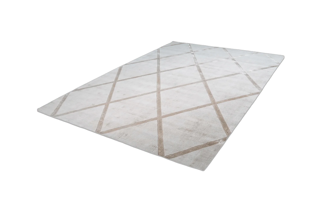 {{ product.title }}