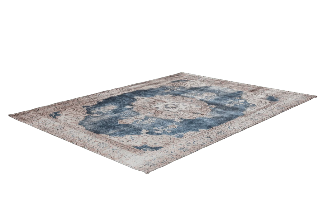 {{ product.title }}