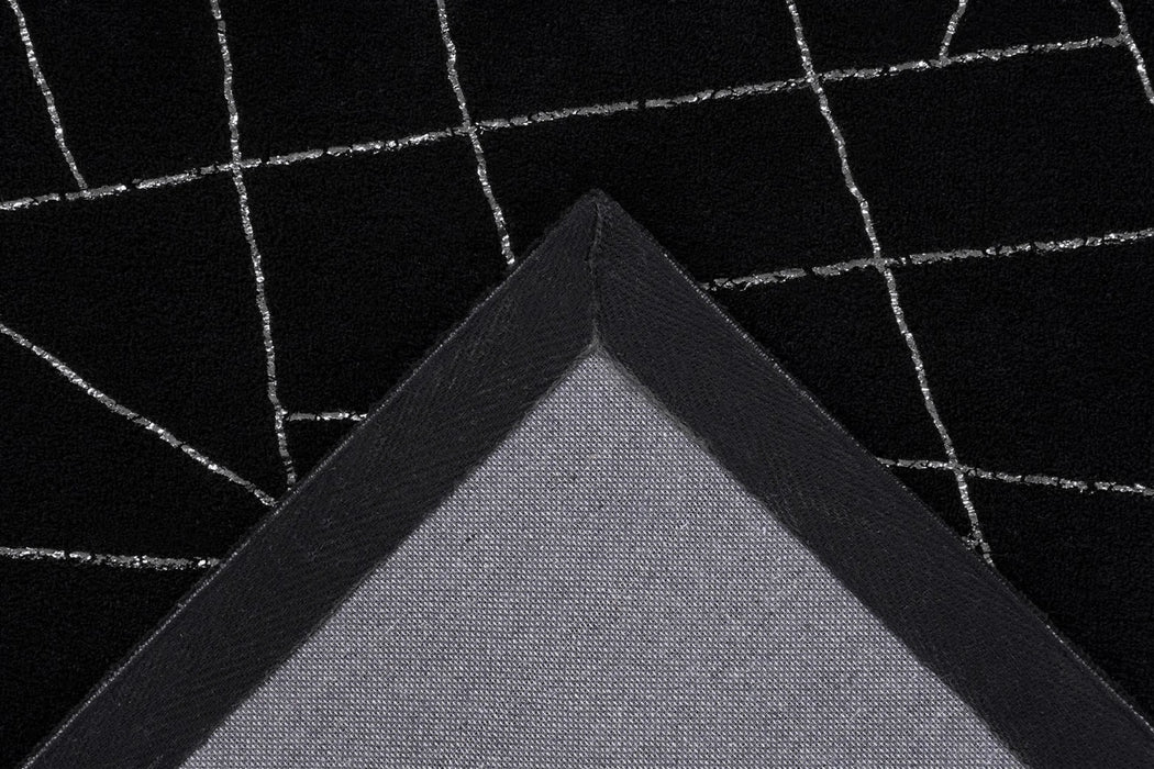 {{ product.title }}
