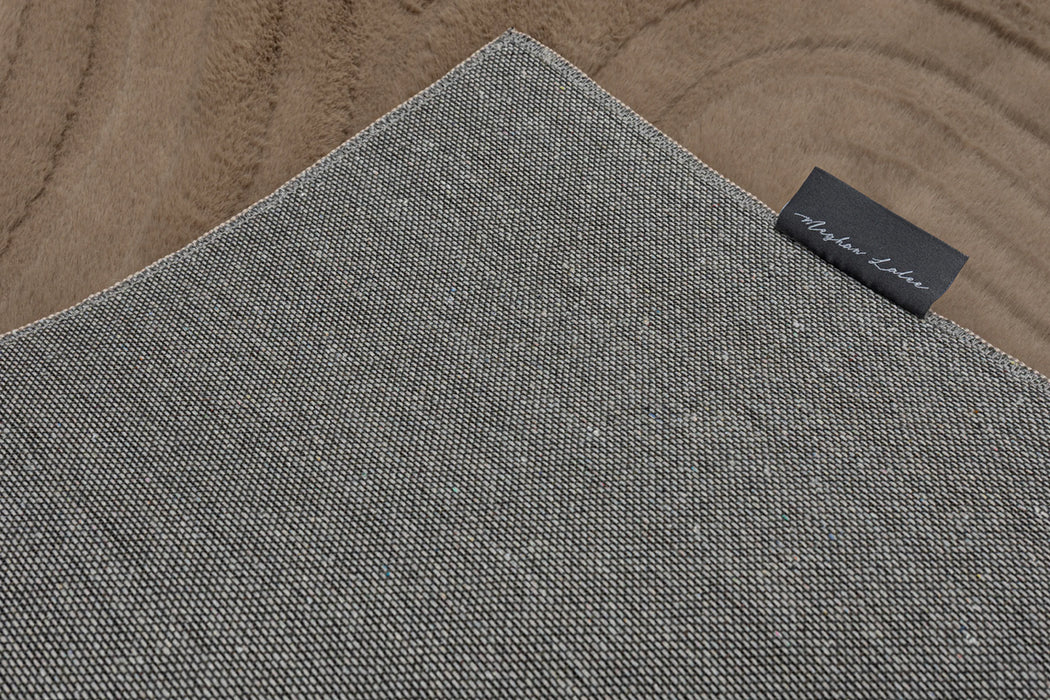 {{ product.title }}