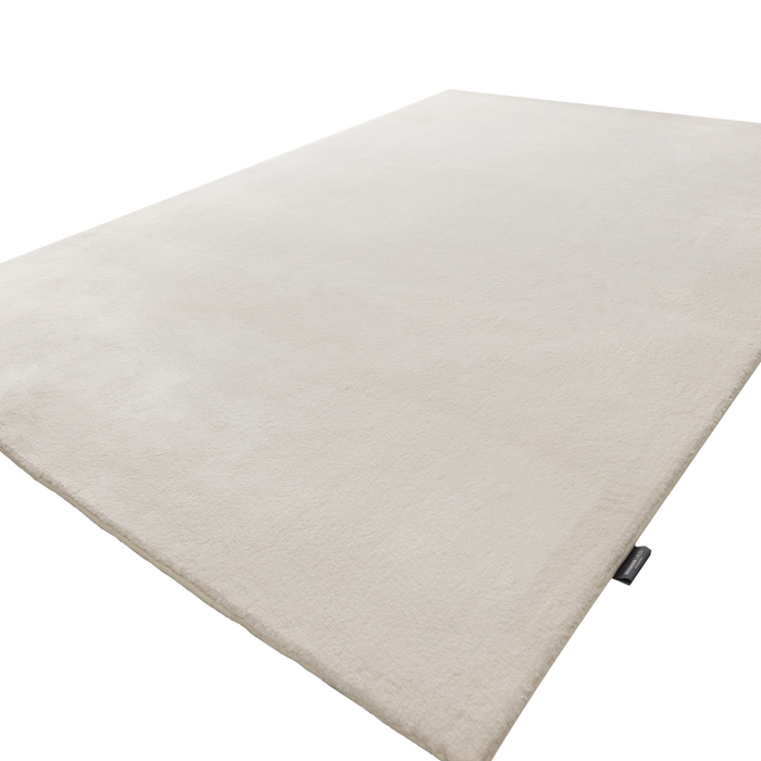 {{ product.title }}