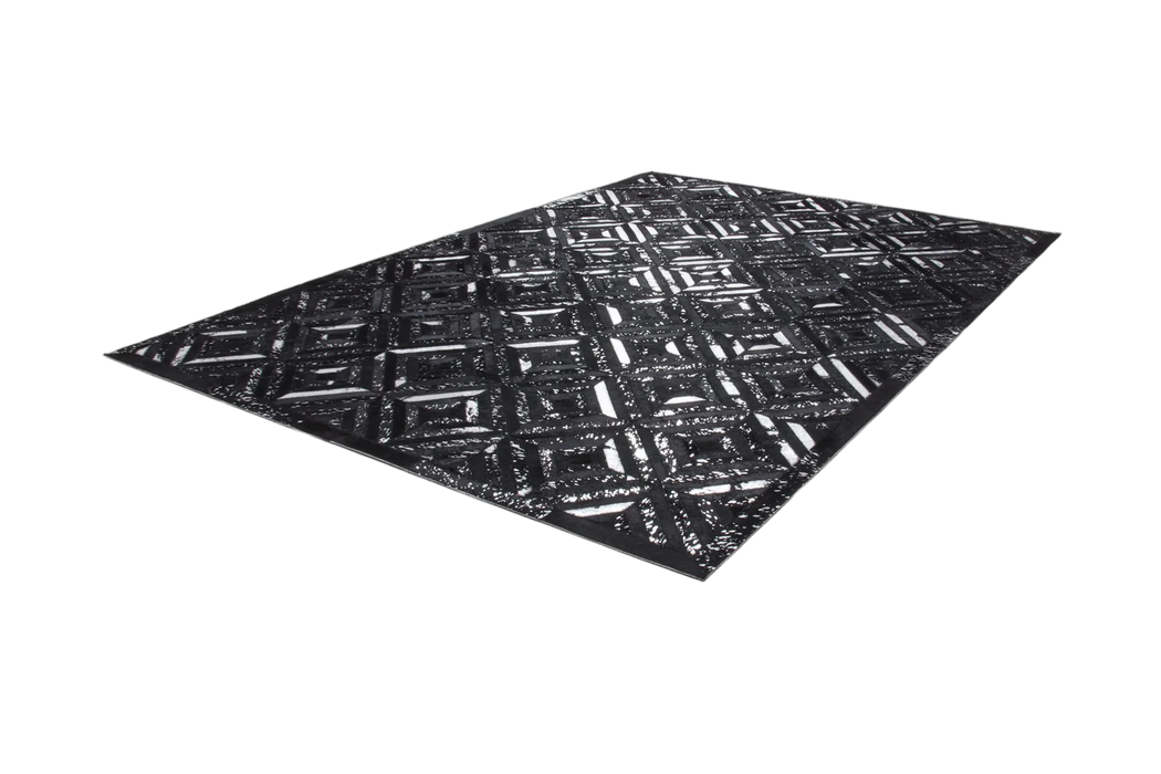 {{ product.title }}