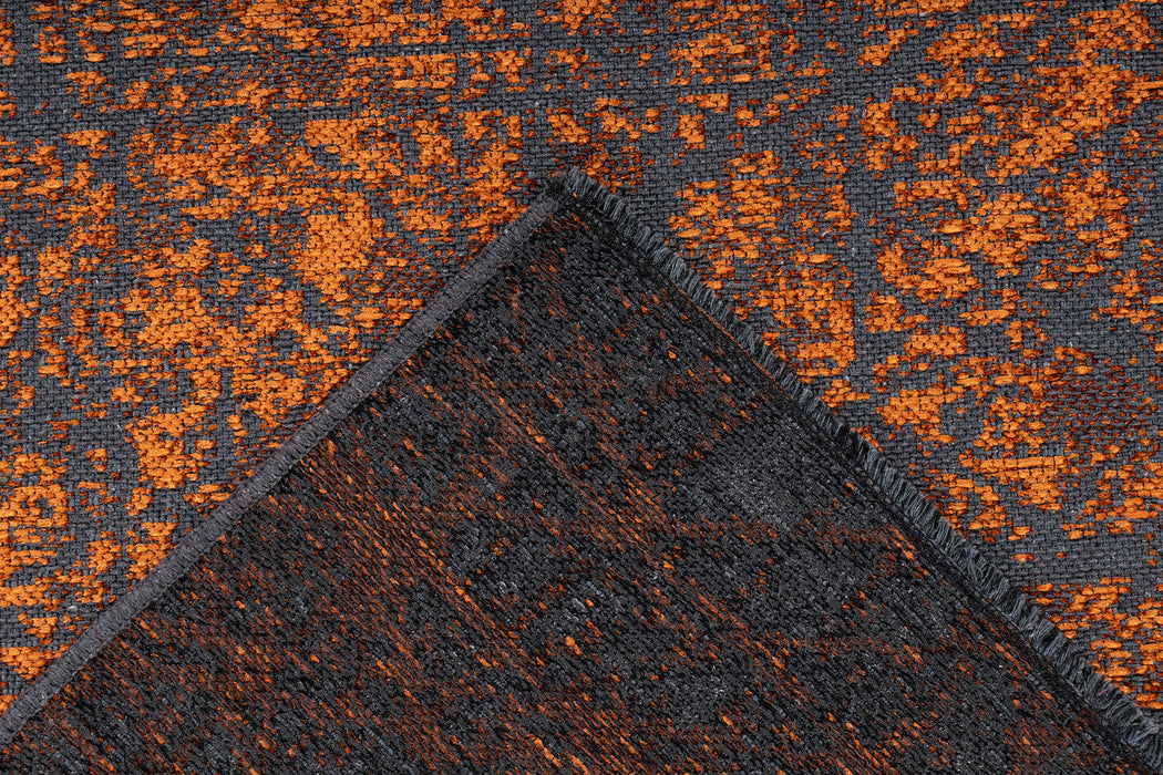 {{ product.title }}
