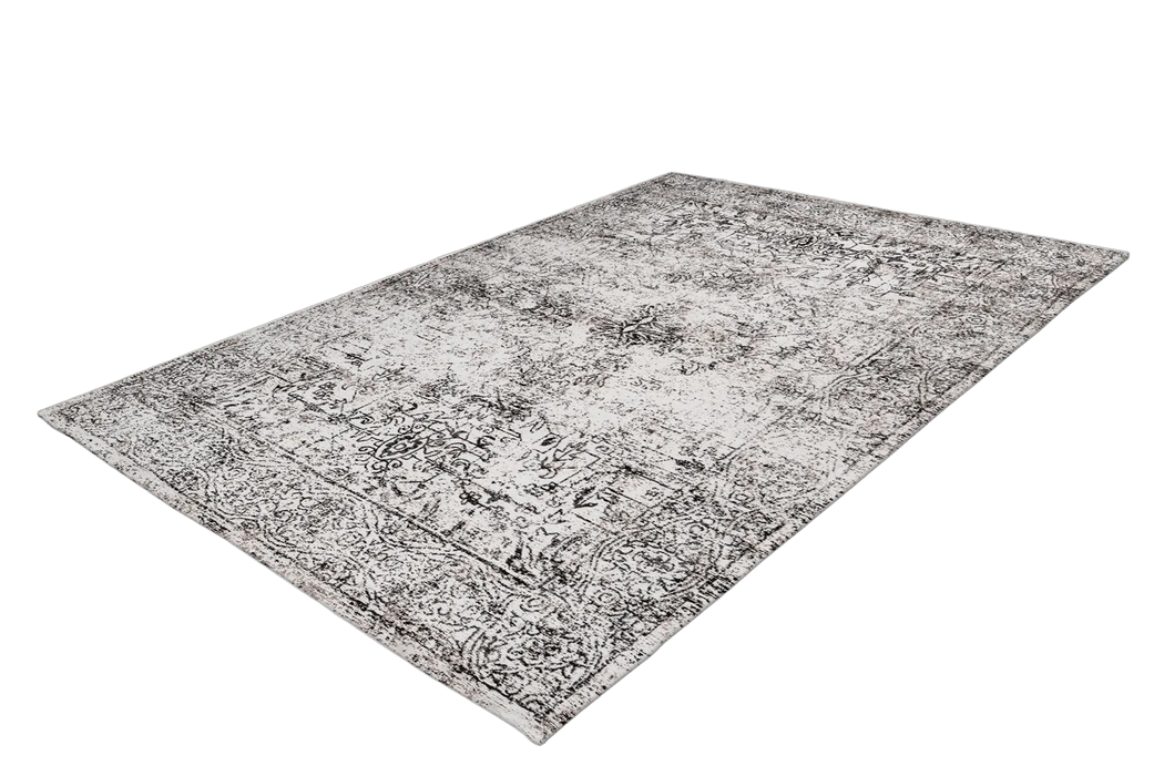 {{ product.title }}