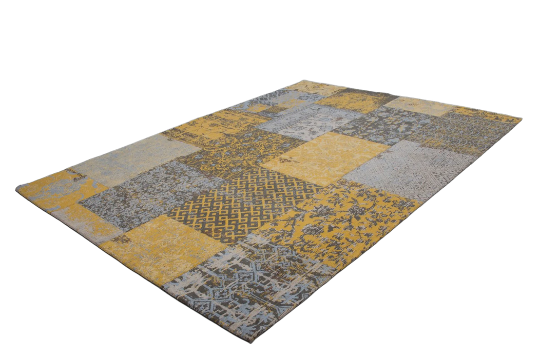 {{ product.title }}