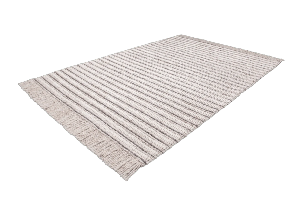 {{ product.title }}