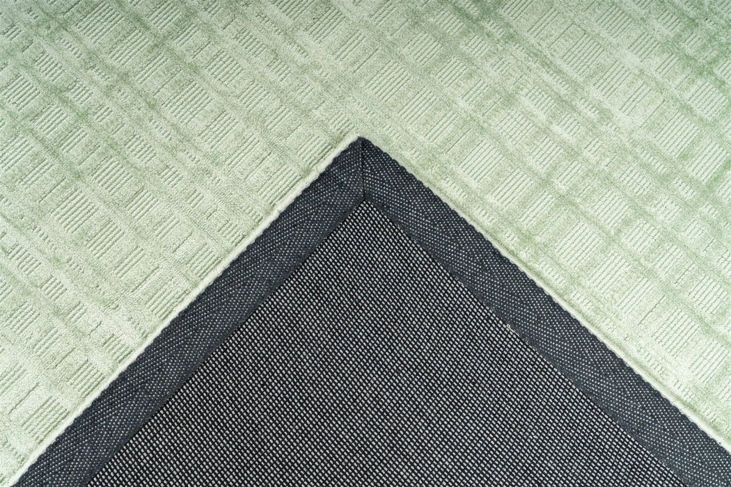 {{ product.title }}