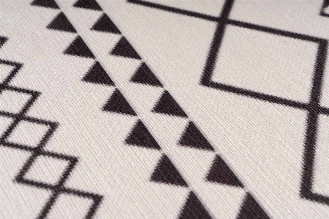 {{ product.title }}