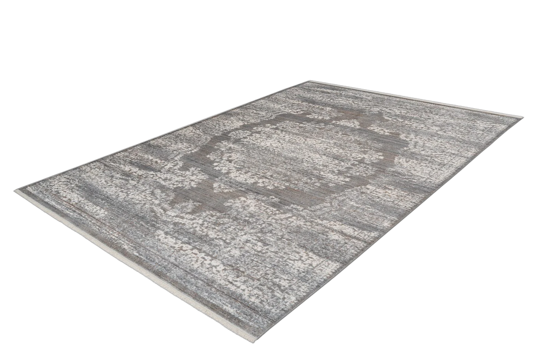 {{ product.title }}