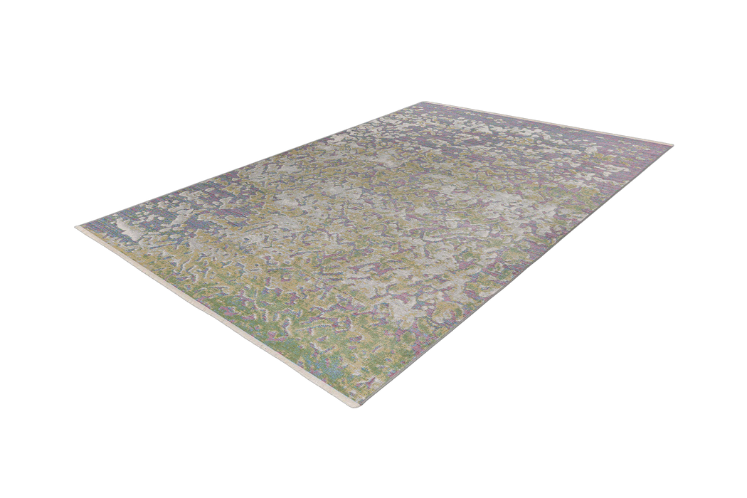 {{ product.title }}
