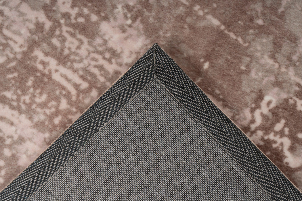 {{ product.title }}