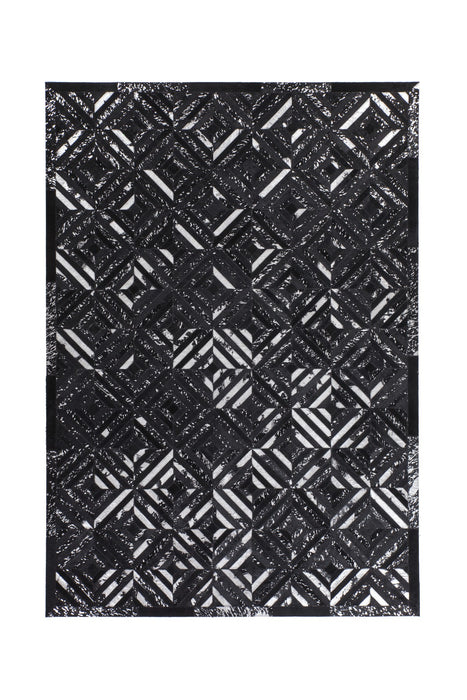 {{ product.title }}