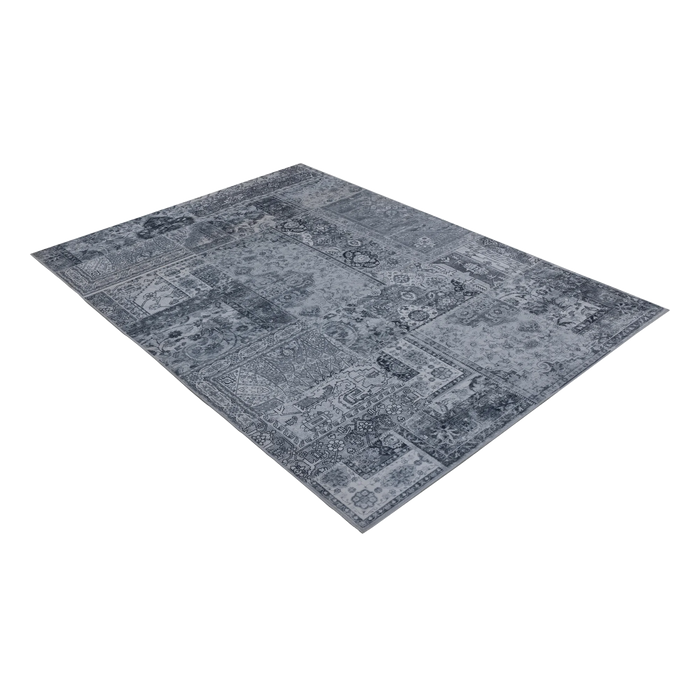 {{ product.title }}