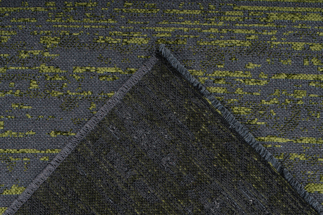 {{ product.title }}