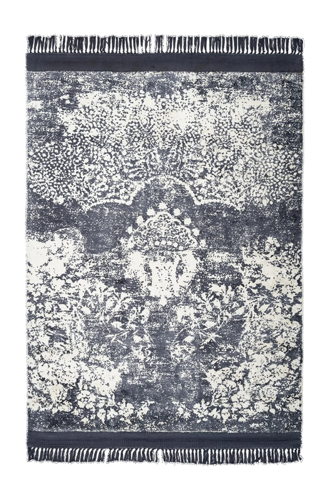{{ product.title }}