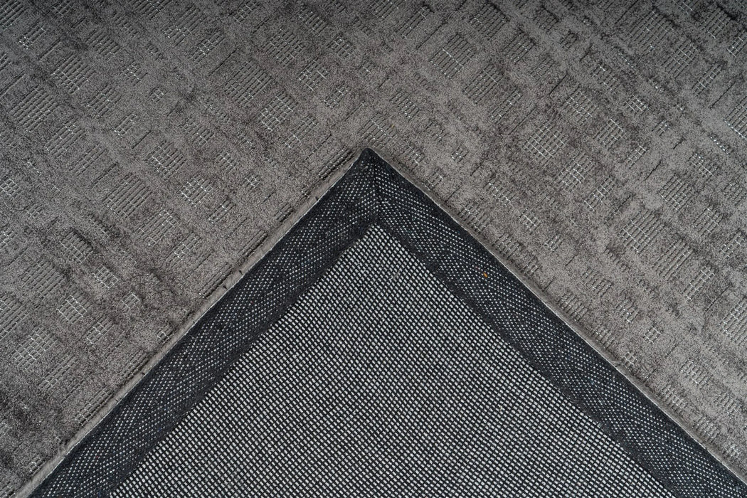 {{ product.title }}