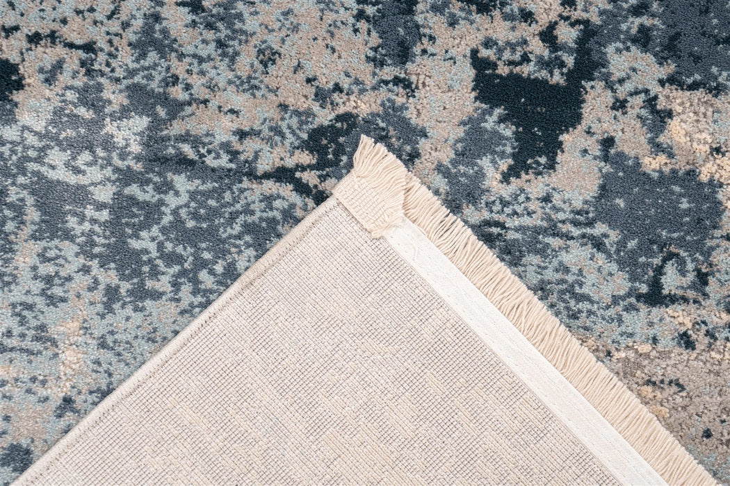 {{ product.title }}
