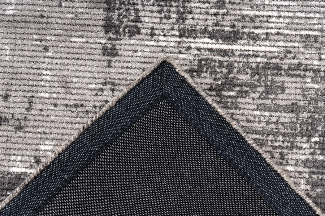 {{ product.title }}