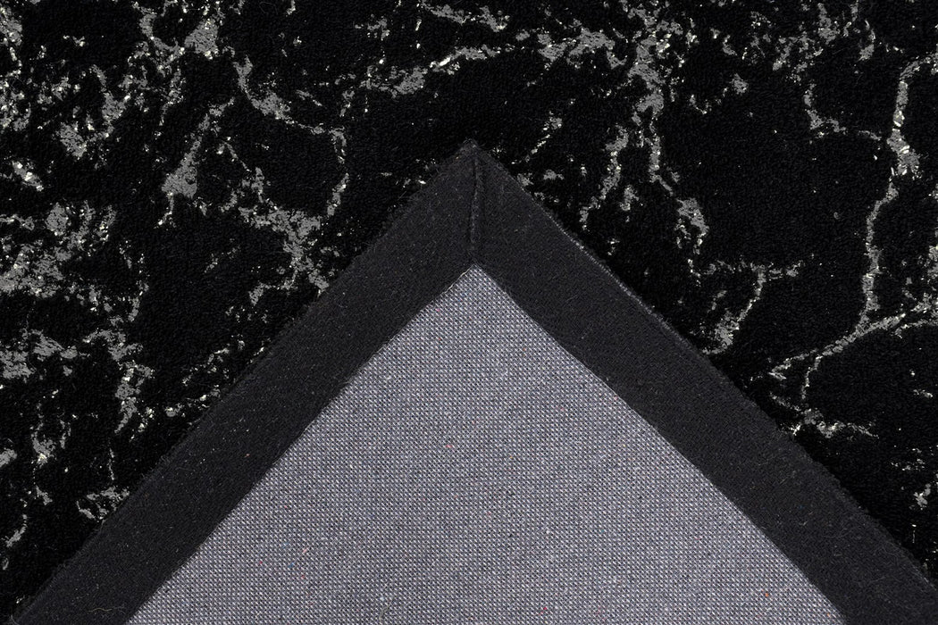 {{ product.title }}