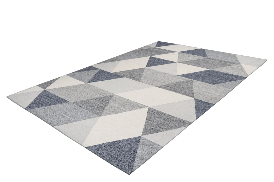 {{ product.title }}